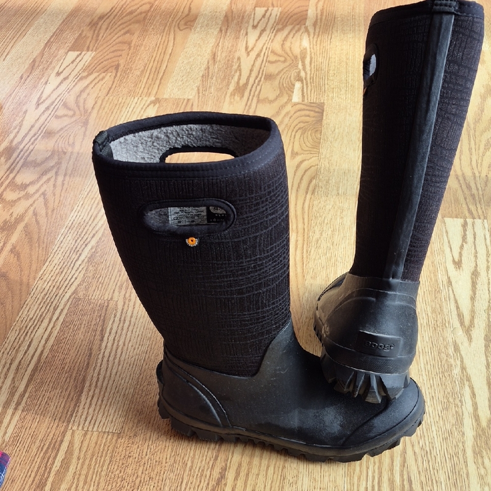 Bogs Whiteout CRACKS style -Black Winter & Rain Boots